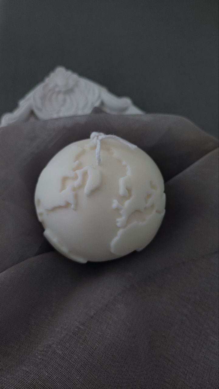 Globe Candle