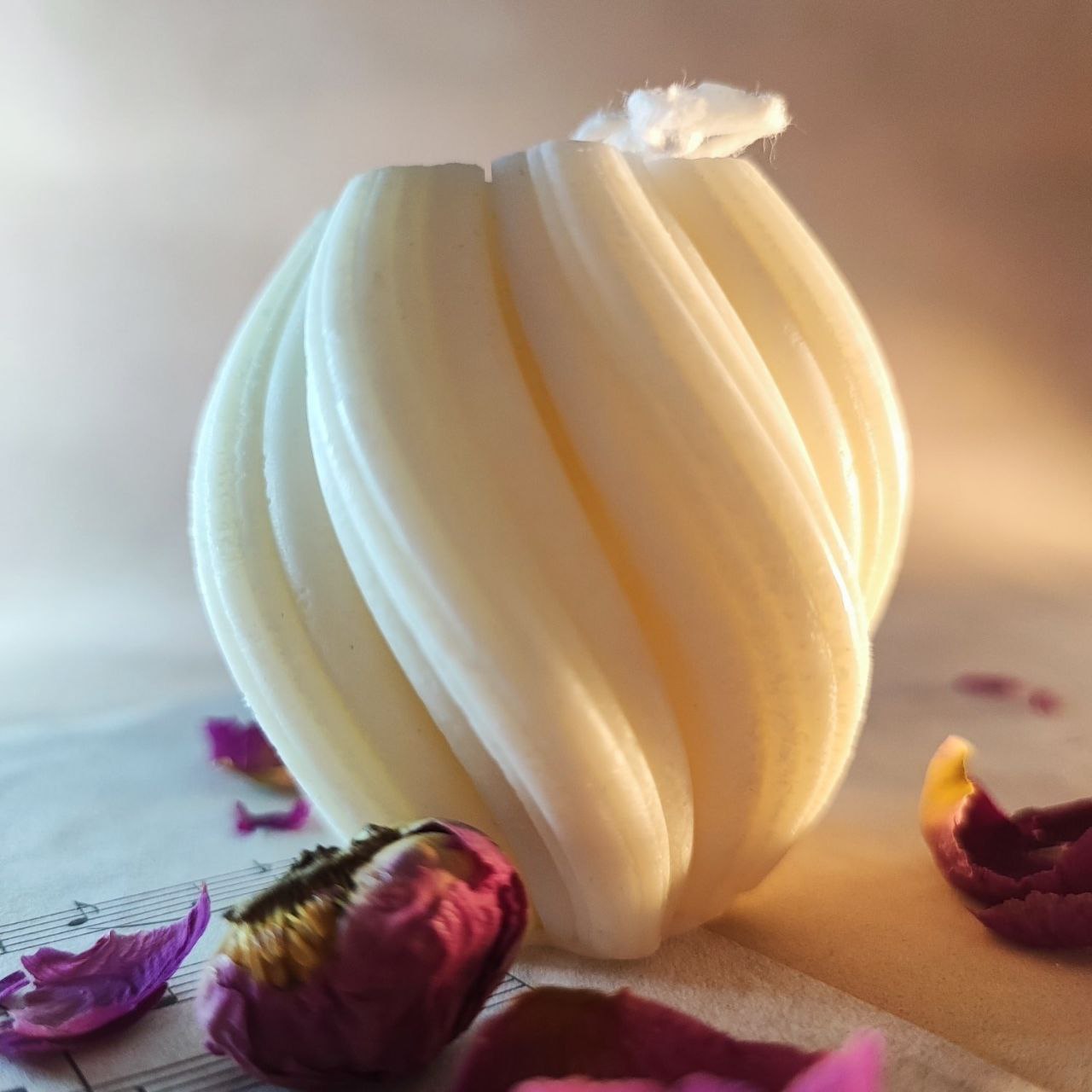 Swirl Pillar Small Candle