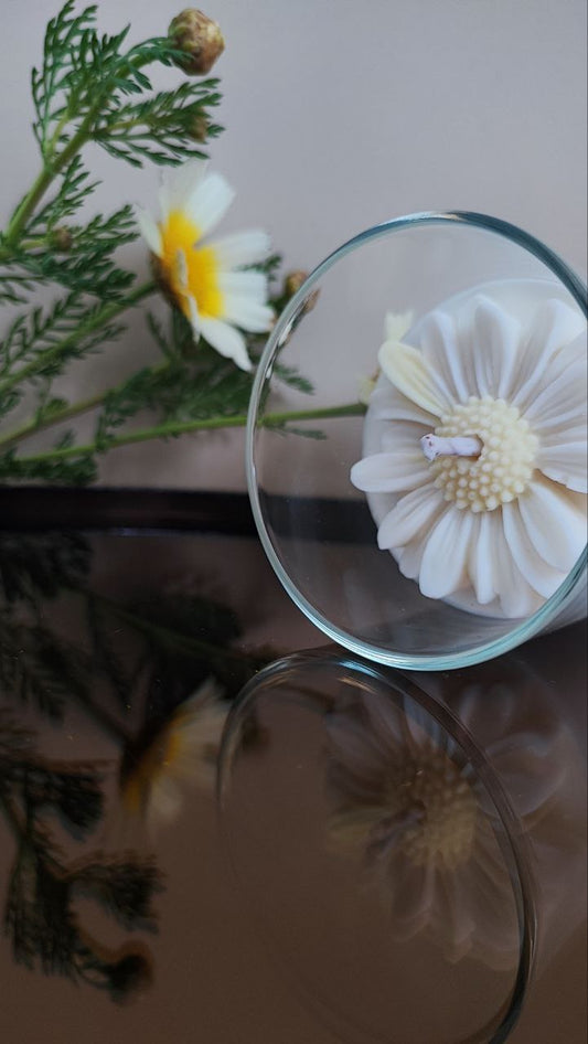 Daisy Flower Candle