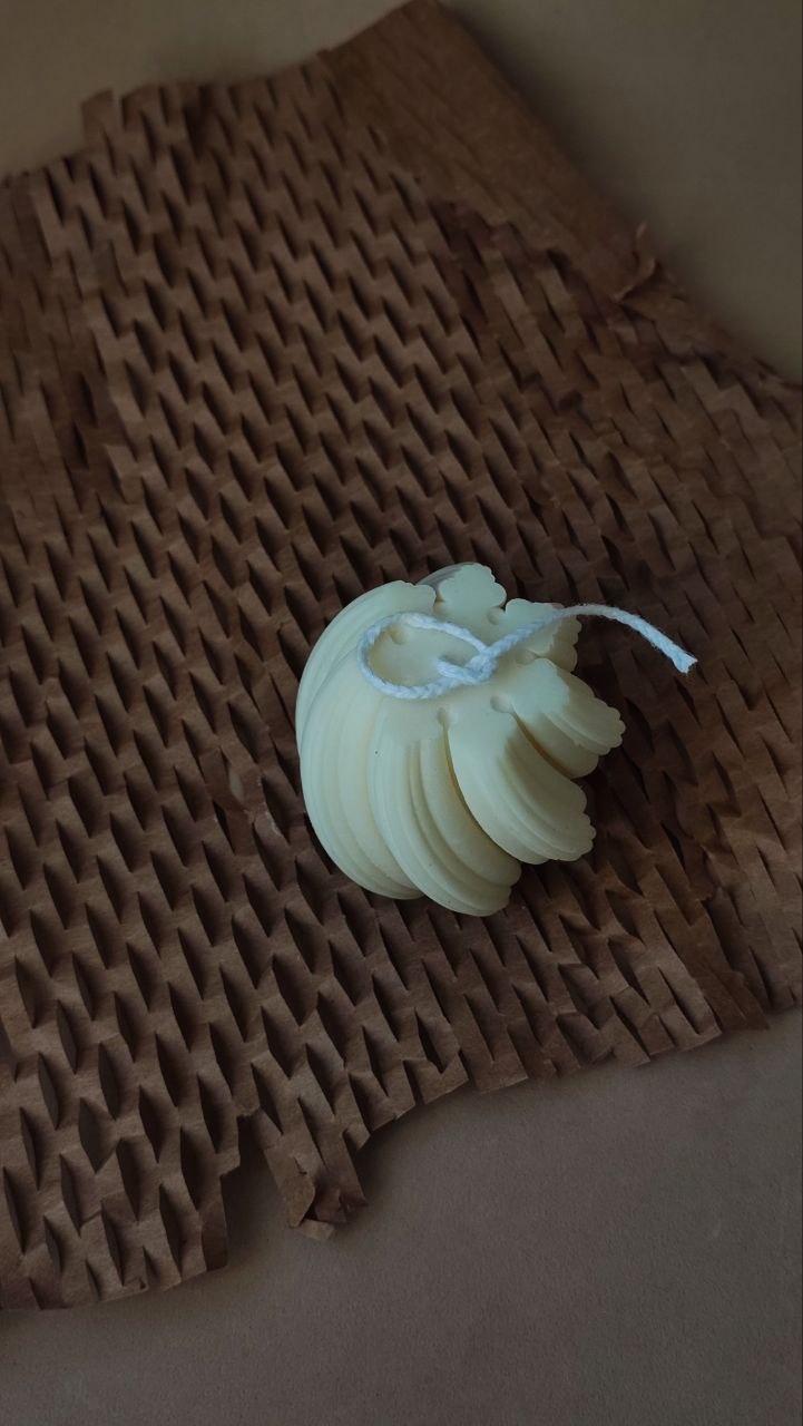 Swirl Pillar Small Candle